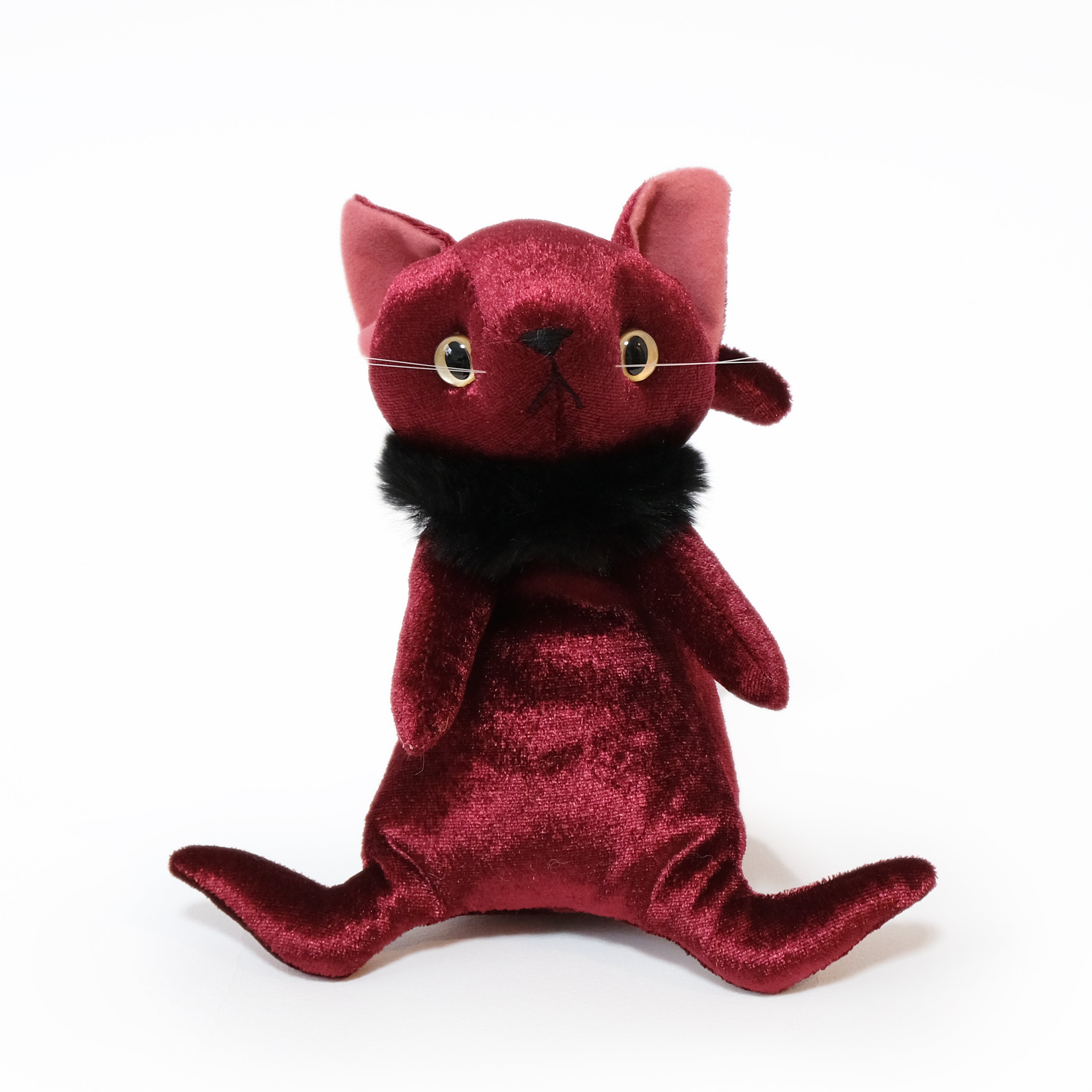 ナルシス ボルドー Narcisse Bordeaux 猫のぬいぐるみ – Cuddly公式