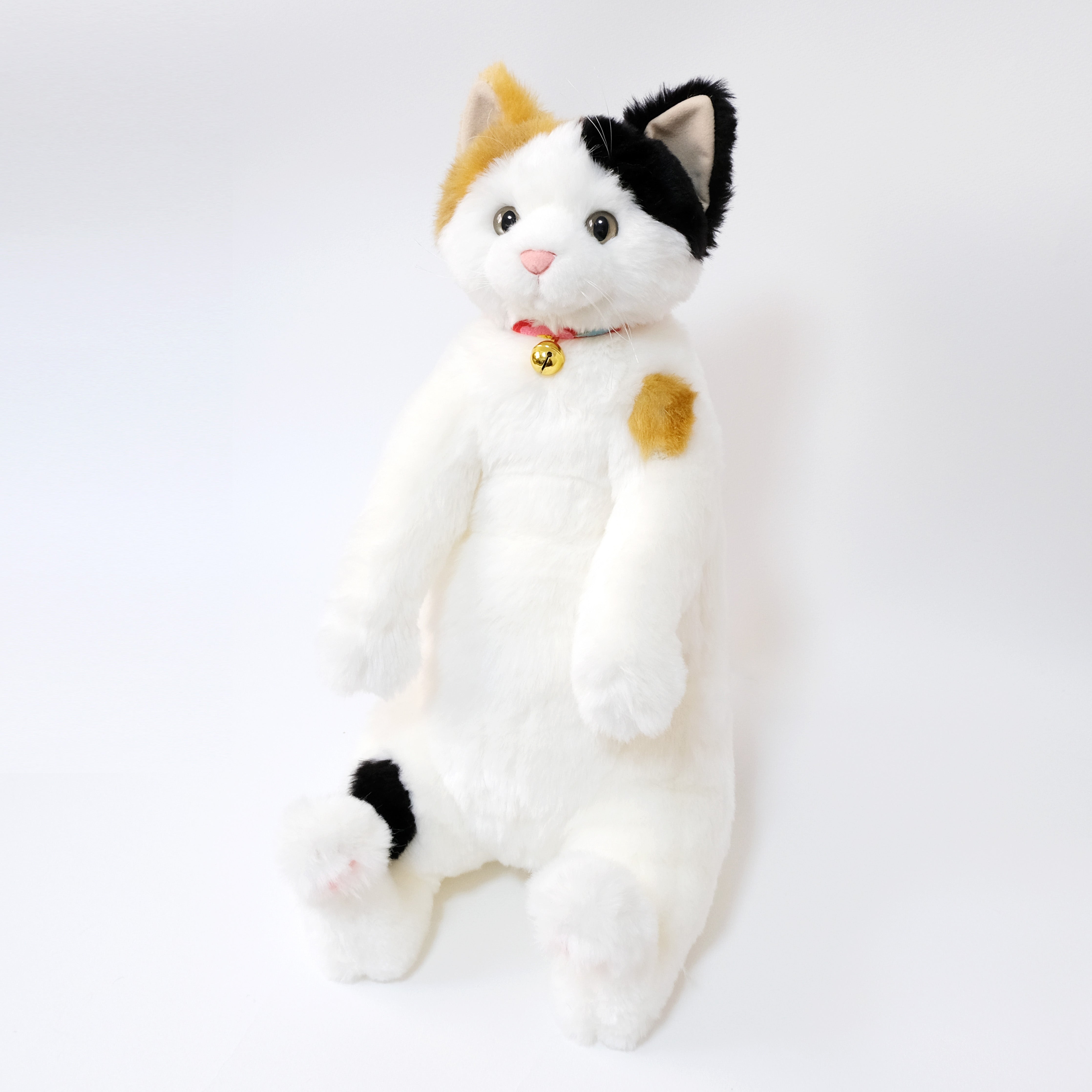 小春 Koharu 猫のぬいぐるみ 三毛猫 – Cuddly公式オンラインショップ
